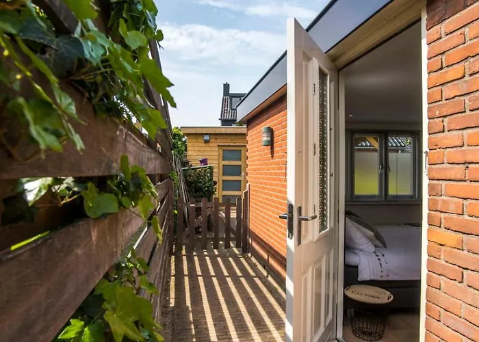 4 U With Private Parking アパート *