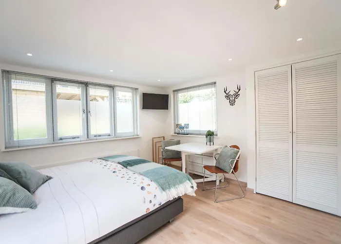 4 U With Private Parking アパート *