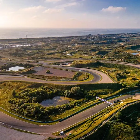 4 U With Private Parking *