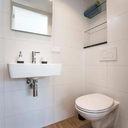 4 U With Private Parking Appartement