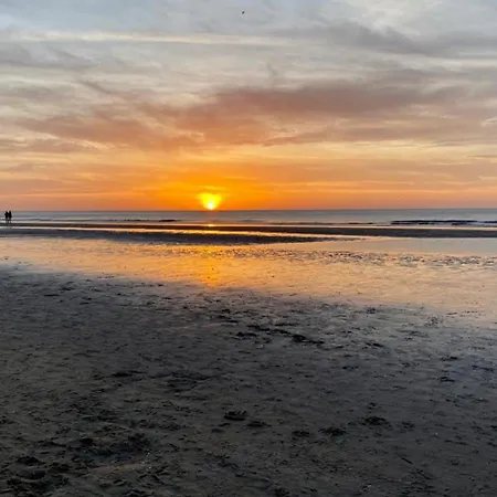 4 U With Private Parking