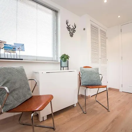 4 U With Private Parking * Zandvoort